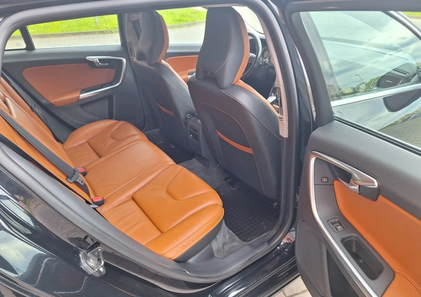 Volvo V60 cena 29900 przebieg: 279000, rok produkcji 2012 z Dąbie małe 56